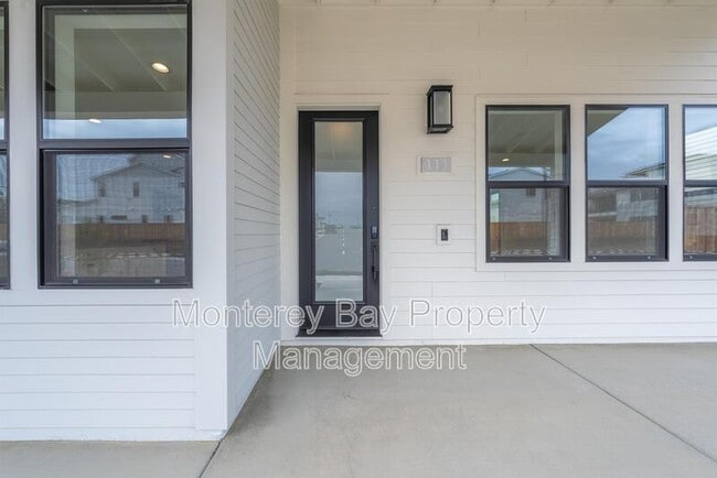 Building Photo - 111 Sea Shell Ave