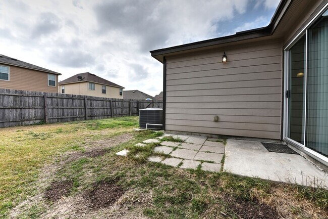 Building Photo - BEAUTIFUL SINGLE STORY HOME  |  CLOSE TO HWY 90 & 1604 | SHOPPING & RESTAURANTS