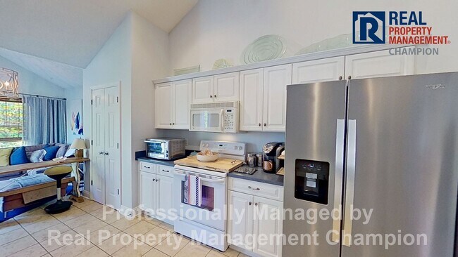 Building Photo - Immaculate Home Featuring Open Floorplan, ...