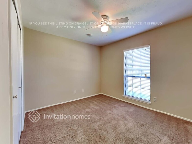 Building Photo - 2626 Hampshire Dr