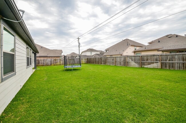 Building Photo - 6807 Vista Ledge Dr