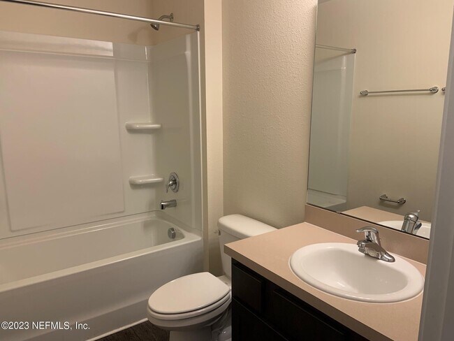 Building Photo - 5864 Calvary Dr