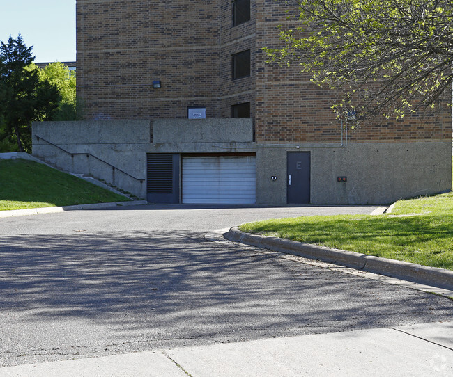 Building Photo - Lewis Park Apartments