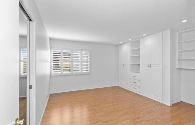 Building Photo - 6880 Hyde Park Dr