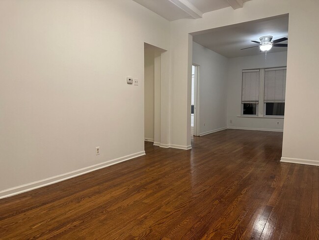 Building Photo - Beautiful 1 Bed/ 1 Bath Apartment Ravenswo...