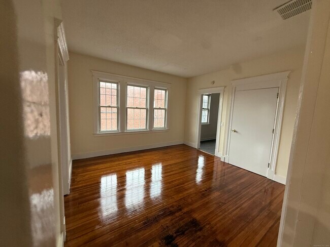 Building Photo - 204 Homestead Ave