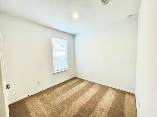 Building Photo - 22627 Bolanzo Ln