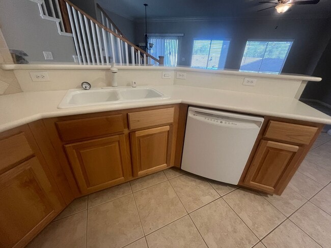 Building Photo - 3 Bedroom Townhome - Centennial Hills