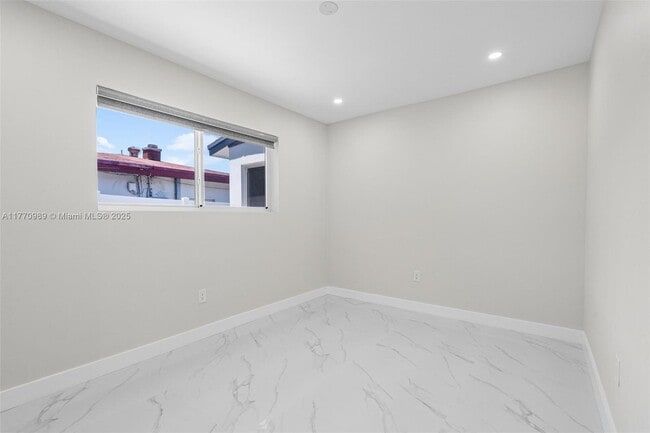 Building Photo - 230 NW 33rd Terrace