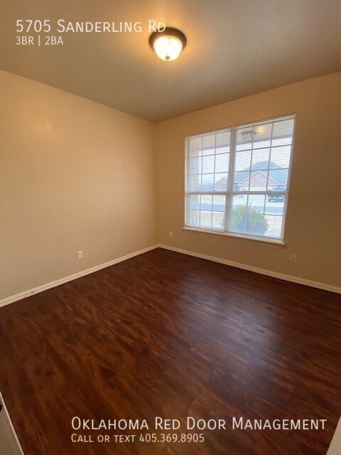 Building Photo - 5705 Sanderling Rd