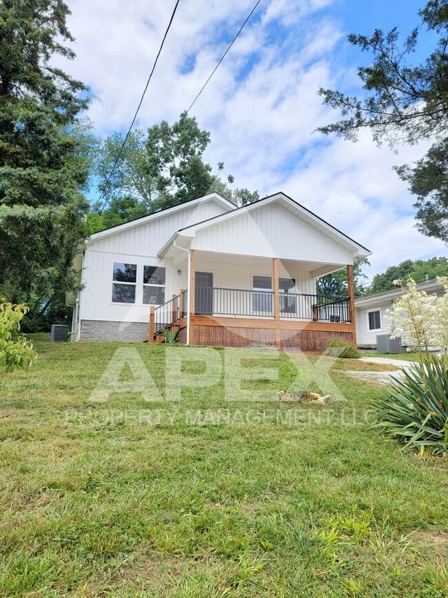 Building Photo - Recently Built 3Bd - 2 Ba Single Family Ho...