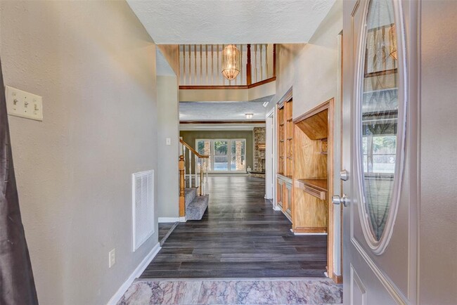 Building Photo - 6502 Inverness Way