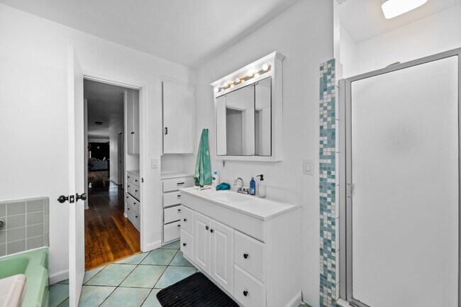 Building Photo - 4927 63rd St