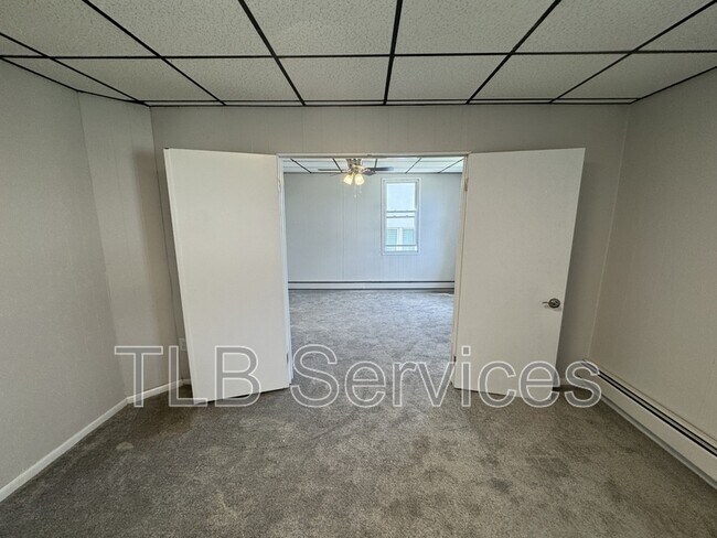 Building Photo - 139 Sand St
