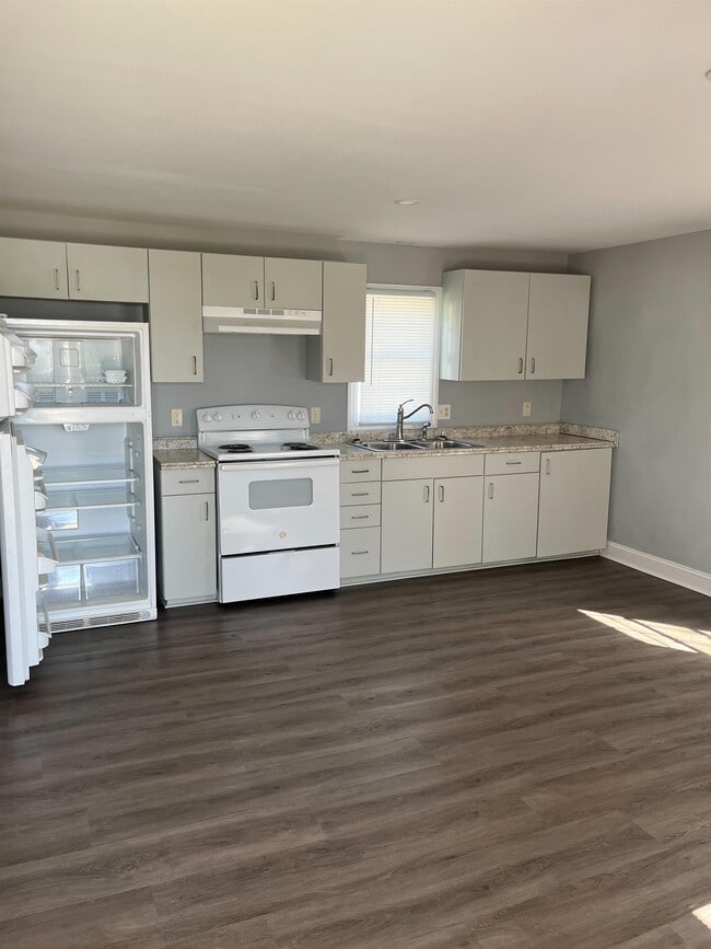 Building Photo - 2205 NC-172