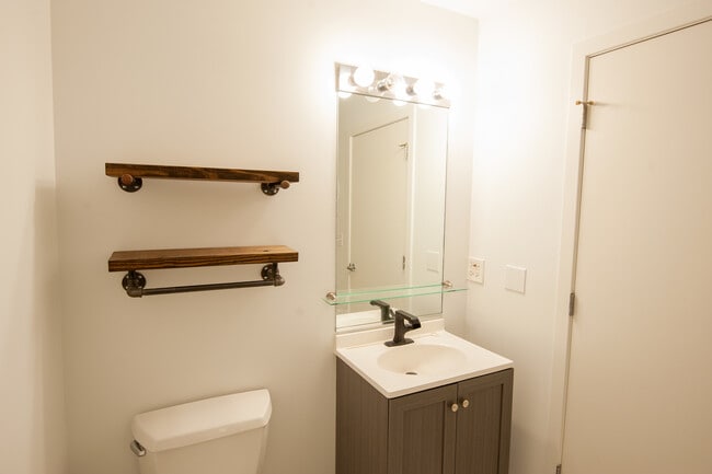 Building Photo - 1524 S Sangamon St