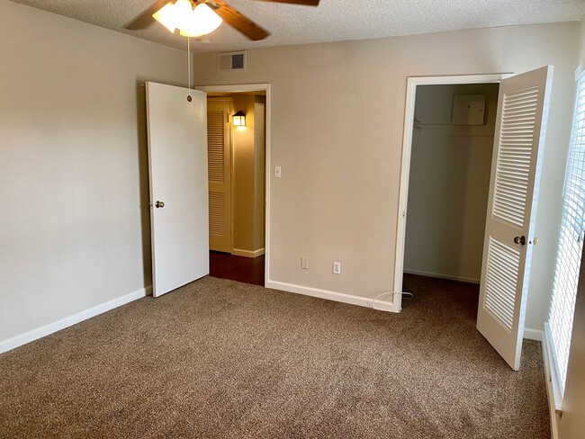 Building Photo - $1,635- New Reduced Price!  Millbrook & Sh...