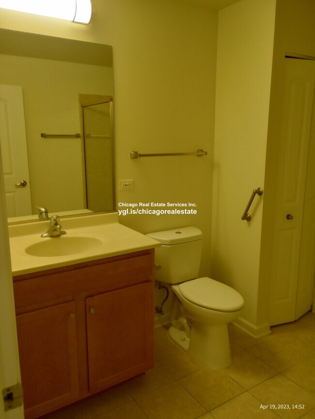 Building Photo - 2825 Easton St