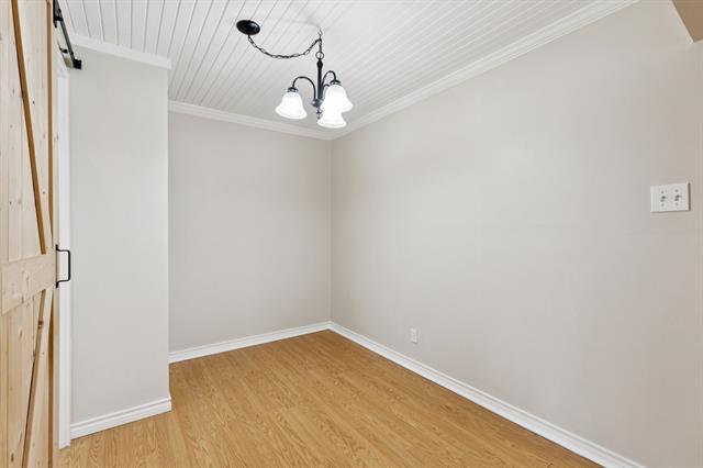 Building Photo - 416 N Oak St