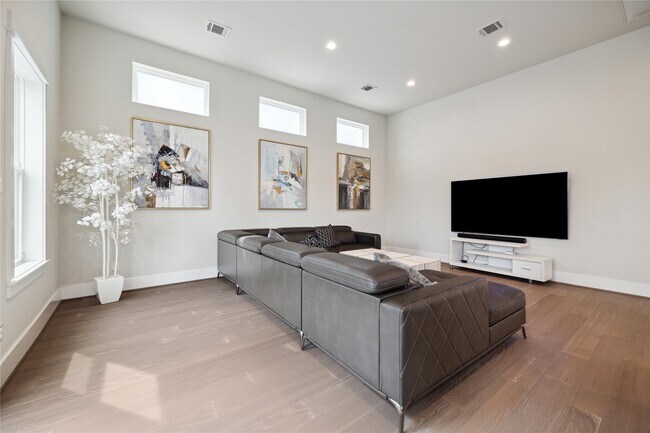 Building Photo - 1410 Caywood Ln