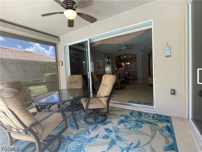 Building Photo - 10630 Camarelle Cir