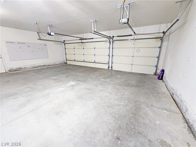 Building Photo - 5945 Badlands Ln