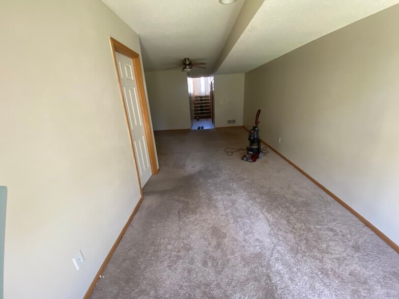Building Photo - 1455 Easton Ln