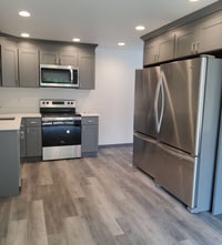 Building Photo - 1611 Lakeway Dr