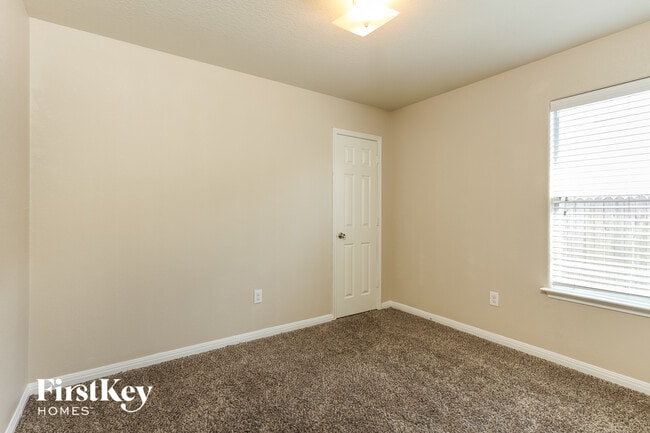 Building Photo - 11227 Pecan Canyon