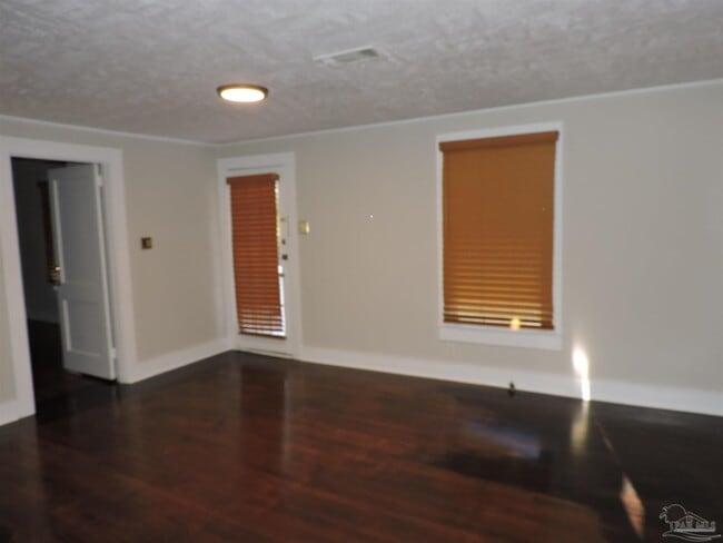 Building Photo - 916 E Hatton St