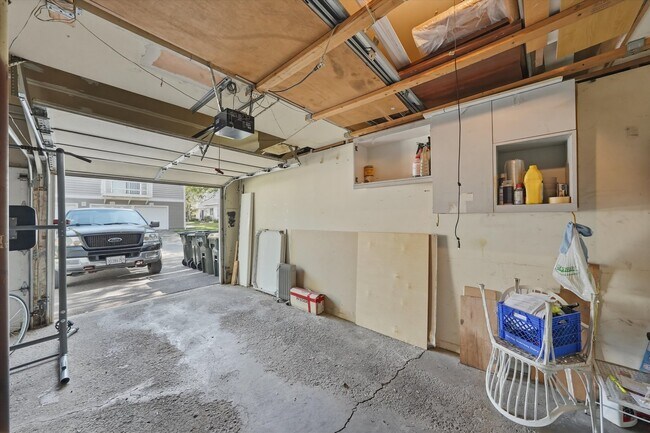 Building Photo - 1437 Sutter Dr