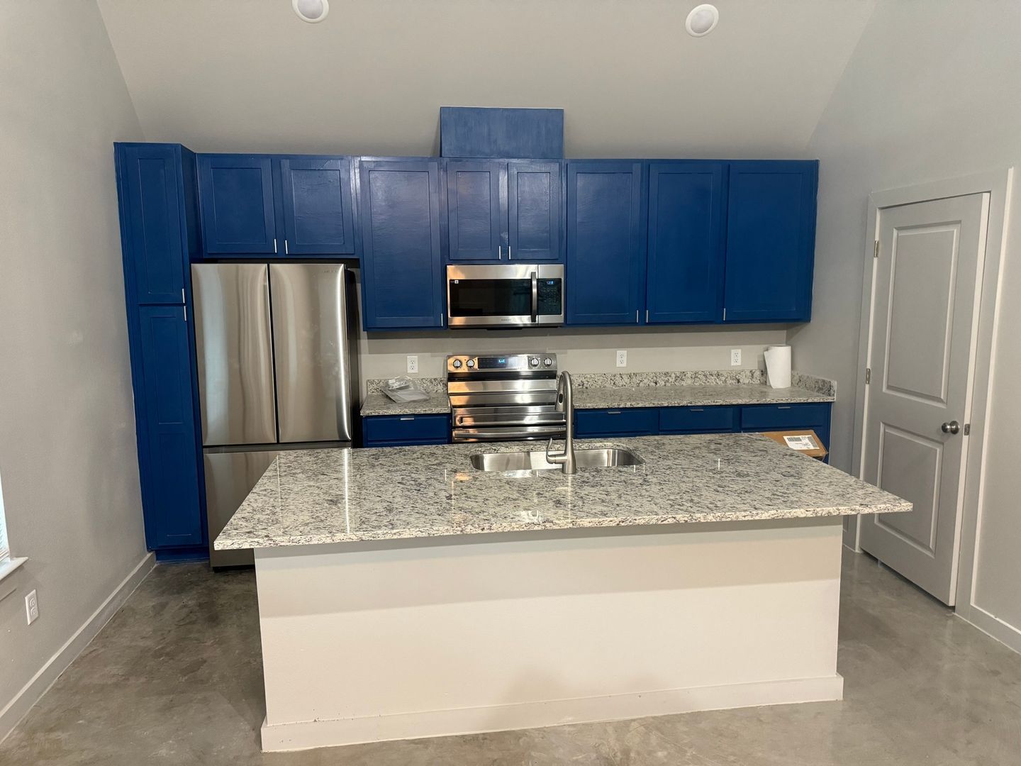 Building Photo - 151 Sleepy Meadow Dr