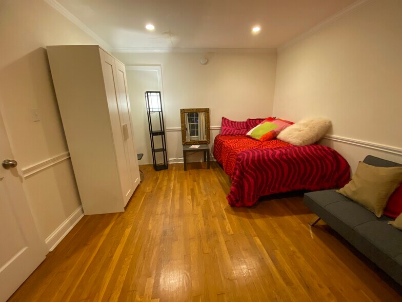 Building Photo - 4427 Nebraska Ave NW