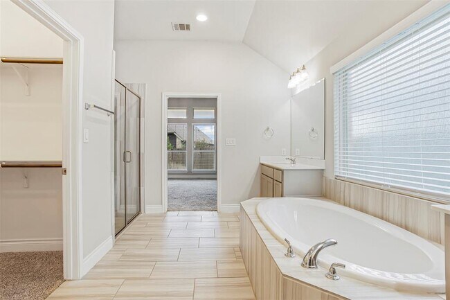 Building Photo - 204 Magdalene Way