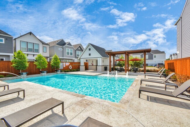Building Photo - 731 Strawberry Pines Ct