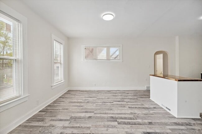 Building Photo - 4039 Vermaas Ave