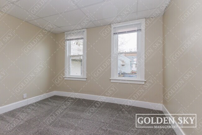 Building Photo - 219 E Willard St