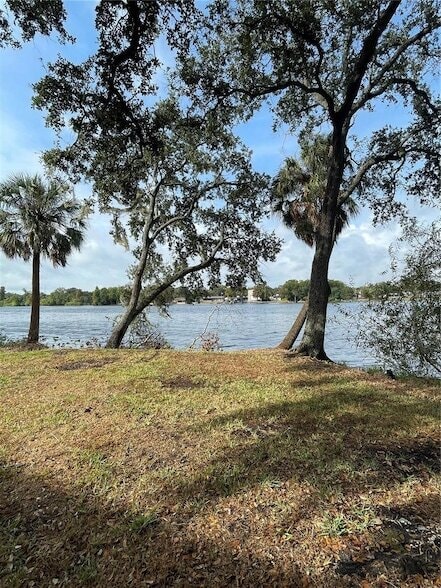 Building Photo - 7218 E Bank Dr