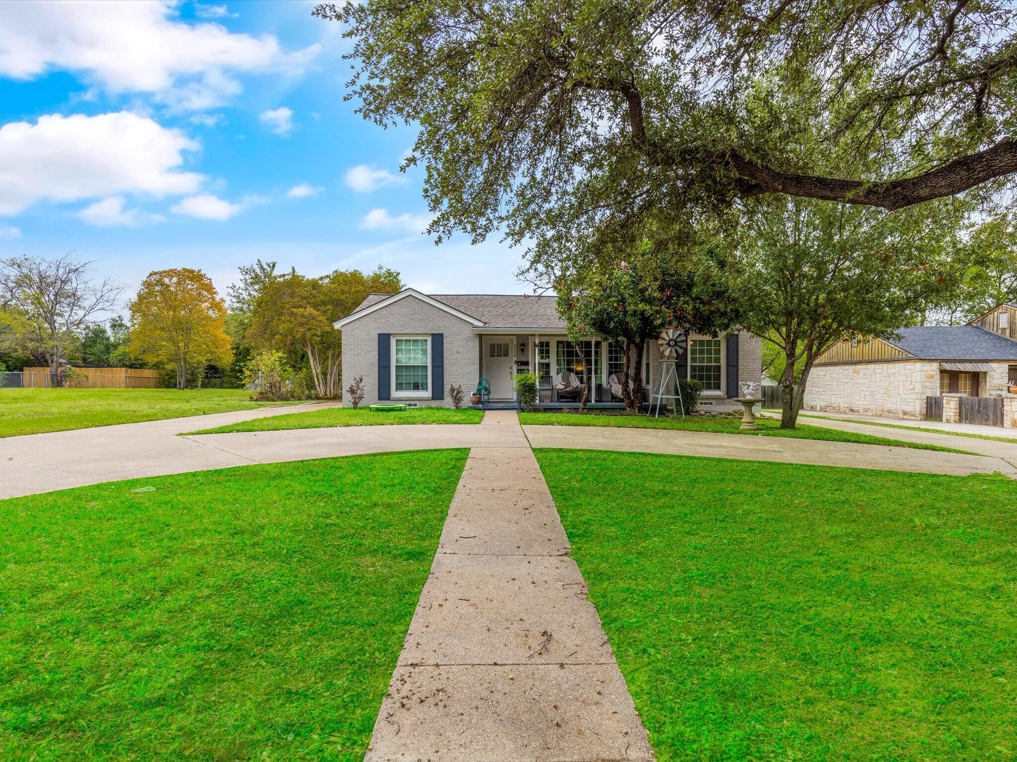 Building Photo - 3508 W Biddison St