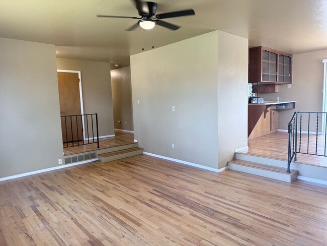 Building Photo - 1419 Prado Dr