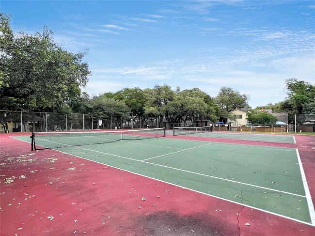 Building Photo - 8305 Greenslope Dr