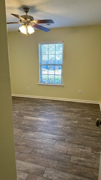 Building Photo - 144 Corbin Cir