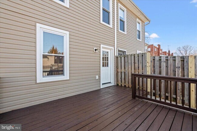 Building Photo - 5342 Ames St NE