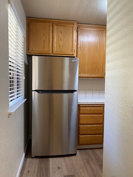Building Photo - 1507 Woodlake Dr