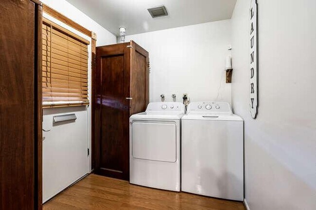 Building Photo - 10545 W Coggins Dr