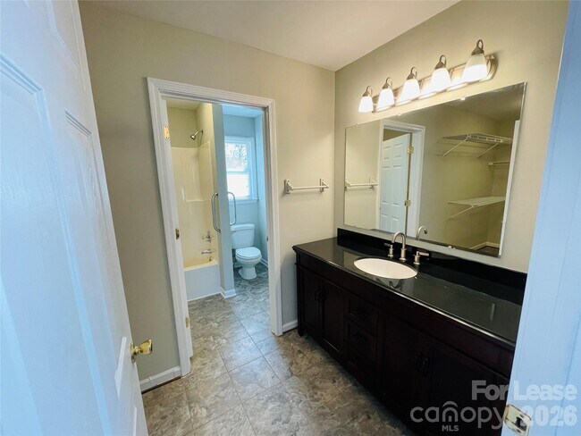 Building Photo - 2499 Brookwood Rd