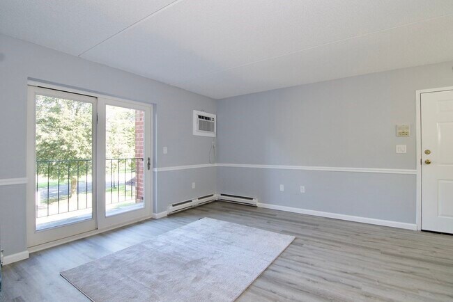 Building Photo - 22 Maple Crest Cir