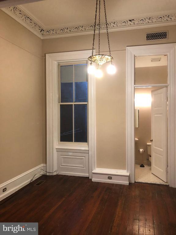 Building Photo - 1906 Fairmount Ave