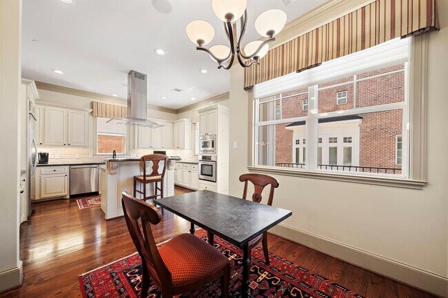 Building Photo - 1308 Lake Pointe Pkwy