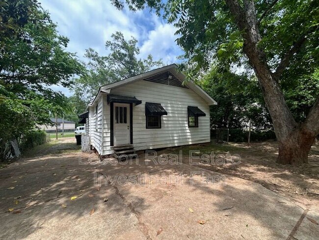 Building Photo - 2551 Claiborne Ave